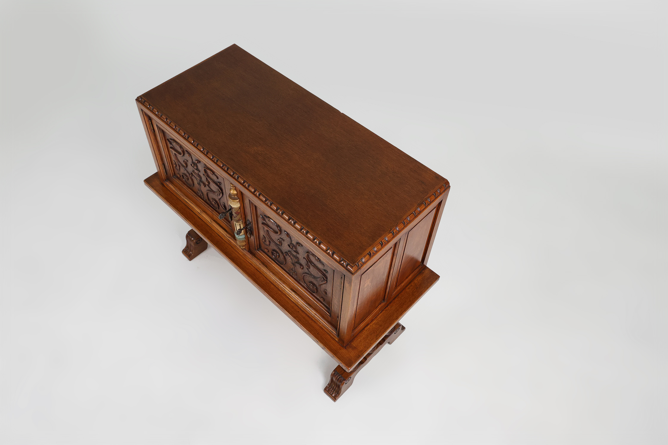 Richly decorated 20th century Spanish bar or cabinet in oak, ca. 1950thumbnail